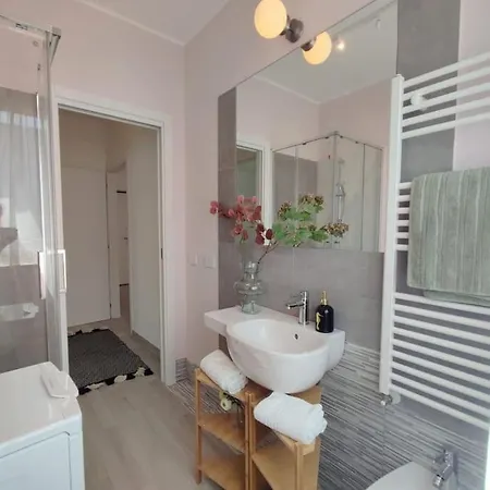 Ampio E Nuovissimo Trilocale 6 Pax דירה *